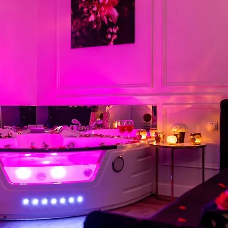 Vistula Boulevards Jacuzzi