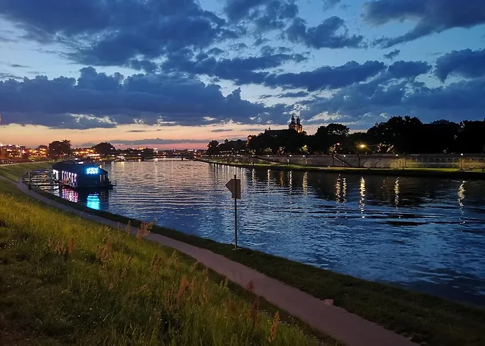 Vistula Boulevards Jacuzzi * クラクフ